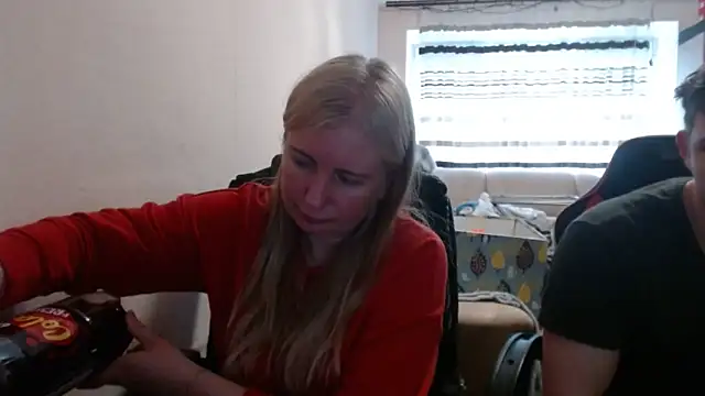 Snapshot of PeterAndJen chatting on 05.08.26 PeterAndJen online show from 05.08.26