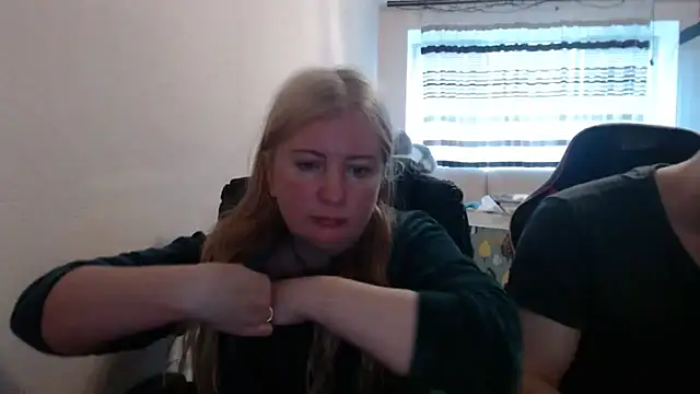 Snapshot of PeterAndJen chatting on 05.15.26 PeterAndJen online show from 05.15.26