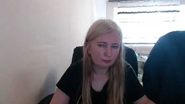 Snapshot of PeterAndJen chatting on 05.18.26 PeterAndJen online show from 05.18.26