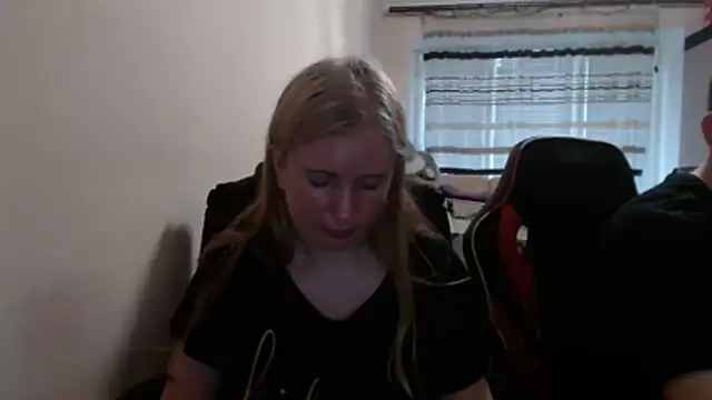 Snapshot of PeterAndJen chatting on 05.20.26 PeterAndJen online show from 05.20.26