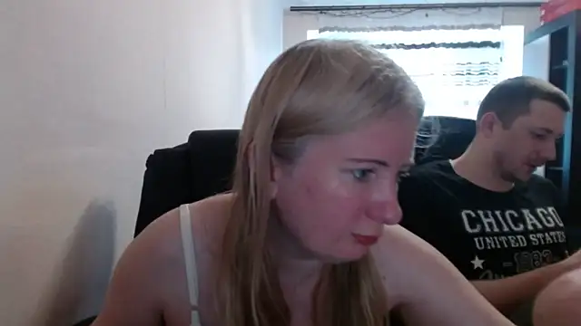 Snapshot of PeterAndJen chatting on 05.25.26 PeterAndJen online show from 05.25.26