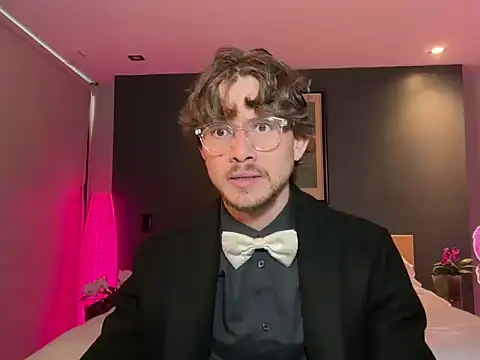 Snapshot of mcklister_kinky_feets chatting on 02.14.26 mcklister kinky feets online show from 02.14.26