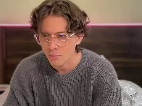 Snapshot of mcklister_kinky_feets chatting on 03.15.26 mcklister kinky feets online show from 03.15.26