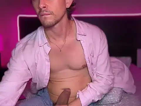 Snapshot of mcklister_kinky_feets chatting on 03.25.26 mcklister kinky feets online show from 03.25.26