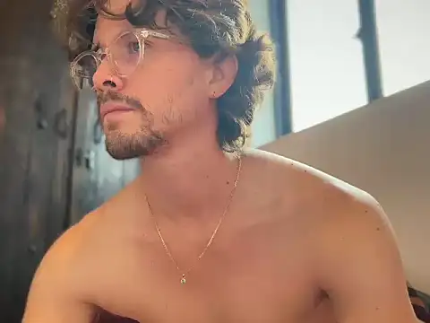 Snapshot of mcklister_kinky_feets chatting on 04.08.26 mcklister kinky feets online show from 04.08.26