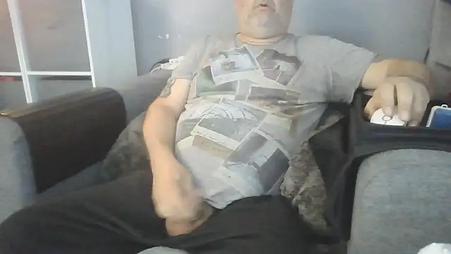 Snapshot of Naturistmale45 chatting on 06.18.26 Naturistmale45 online show from 06.18.26