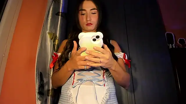 Snapshot of wanderlustxxx_ chatting on 11.19.25 wanderlustxxx online show from 11.19.25