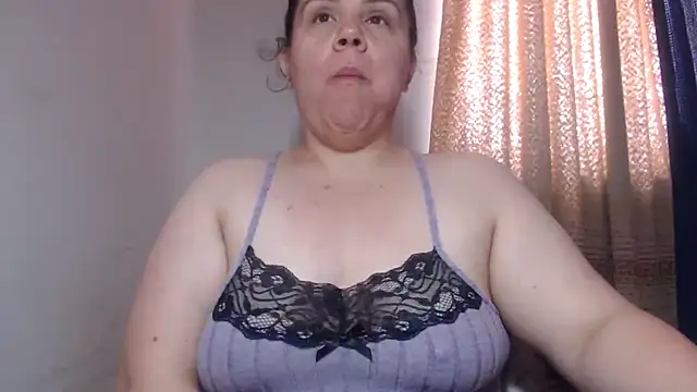 Snapshot of agathamiller01 chatting on 10.03.25 agathamiller01 online show from 10.03.25