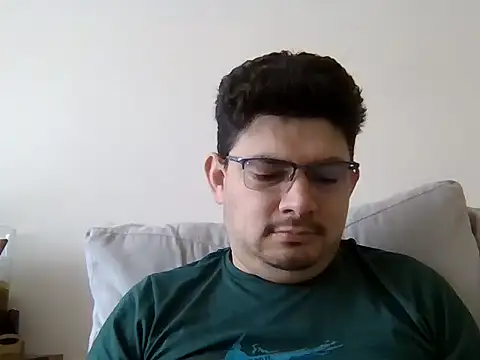 Snapshot of Javibell93 chatting on 02.18.26 Javibell93 online show from 02.18.26