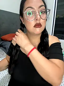 MileyGia online show from 09.09.25