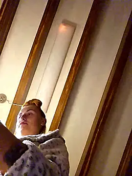 Snapshot of kylie_blck chatting on 03.10.26 kylie blck online show from 03.10.26