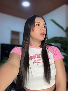Snapshot of Ambar_pe_ chatting on 10.06.25 Ambar pe online show from 10.06.25