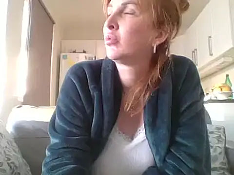 Snapshot of MssAngela chatting on 01.11.25 MssAngela online show from 01.11.25
