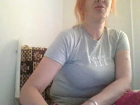 Snapshot of MssAngela chatting on 09.27.25 MssAngela online show from 09.27.25