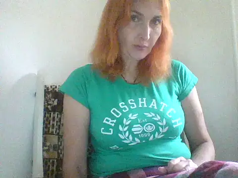 Snapshot of MssAngela chatting on 10.04.25 MssAngela online show from 10.04.25