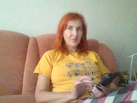 Snapshot of MssAngela chatting on 10.18.25 MssAngela online show from 10.18.25