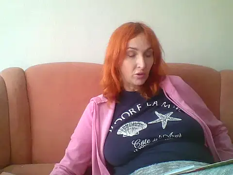 Snapshot of MssAngela chatting on 10.20.25 MssAngela online show from 10.20.25