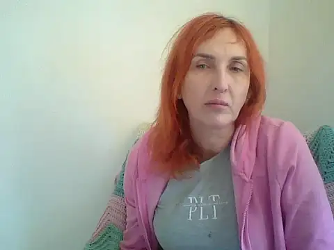 Snapshot of MssAngela chatting on 10.21.25 MssAngela online show from 10.21.25