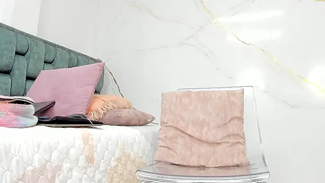 IsiisLovei online show from 09.20.25