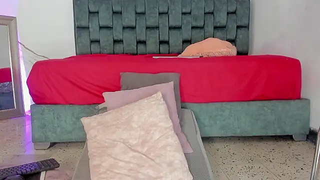 Snapshot of IsiisLovei chatting on 03.19.26 IsiisLovei online show from 03.19.26