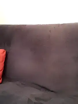 Snapshot of LouGabriel chatting on 01.12.25 LouGabriel online show from 01.12.25