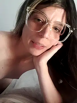 Snapshot of LouGabriel chatting on 10.19.25 LouGabriel online show from 10.19.25