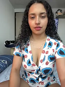 Snapshot of Lucy_Marin chatting on 01.25.25 Lucy Marin online show from 01.25.25