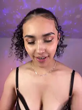 Snapshot of Lucy_Marin chatting on 02.08.25 Lucy Marin online show from 02.08.25