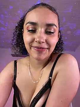 Snapshot of Lucy_Marin chatting on 02.10.25 Lucy Marin online show from 02.10.25