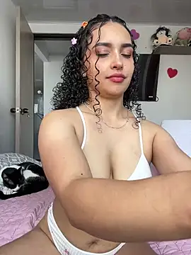 Snapshot of Lucy_Marin chatting on 02.19.25 Lucy Marin online show from 02.19.25