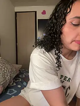 Snapshot of Lucy_Marin chatting on 02.24.25 Lucy Marin online show from 02.24.25