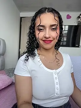 Snapshot of Lucy_Marin chatting on 03.05.25 Lucy Marin online show from 03.05.25