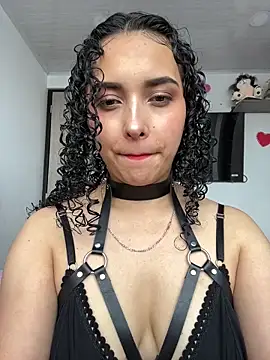 Snapshot of Lucy_Marin chatting on 03.07.25 Lucy Marin online show from 03.07.25