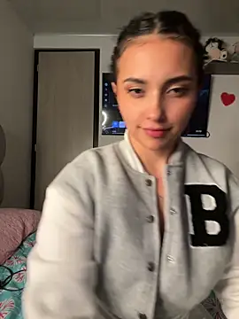 Snapshot of Lucy_Marin chatting on 03.12.25 Lucy Marin online show from 03.12.25