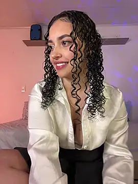 Snapshot of Lucy_Marin chatting on 03.13.25 Lucy Marin online show from 03.13.25