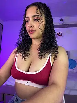 Snapshot of Lucy_Marin chatting on 03.19.25 Lucy Marin online show from 03.19.25