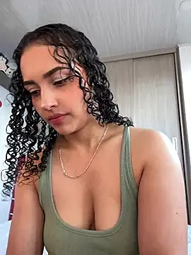 Snapshot of Lucy_Marin chatting on 03.20.25 Lucy Marin online show from 03.20.25