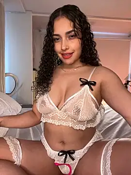 Snapshot of Lucy_Marin chatting on 09.16.25 Lucy Marin online show from 09.16.25