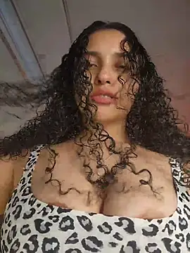 Snapshot of Lucy_Marin chatting on 12.01.25 Lucy Marin online show from 12.01.25