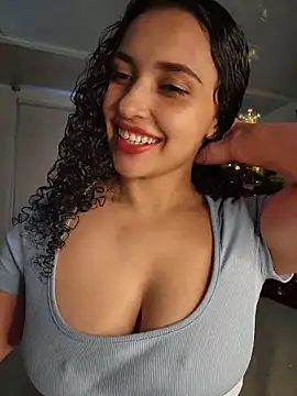 Snapshot of Lucy_Marin chatting on 12.15.25 Lucy Marin online show from 12.15.25