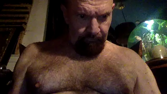 Snapshot of masculinebottom chatting on 10.05.25 masculinebottom online show from 10.05.25