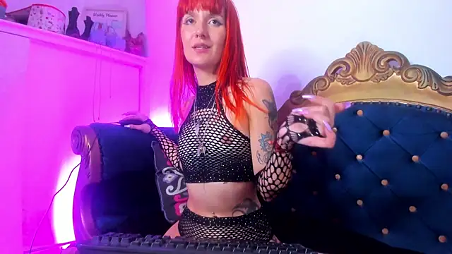 Snapshot of MaryJaneDove chatting on 07.26.26 MaryJaneDove online show from 07.26.26