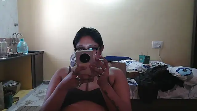 Snapshot of bigtits96 chatting on 02.18.25 bigtits96 online show from 02.18.25