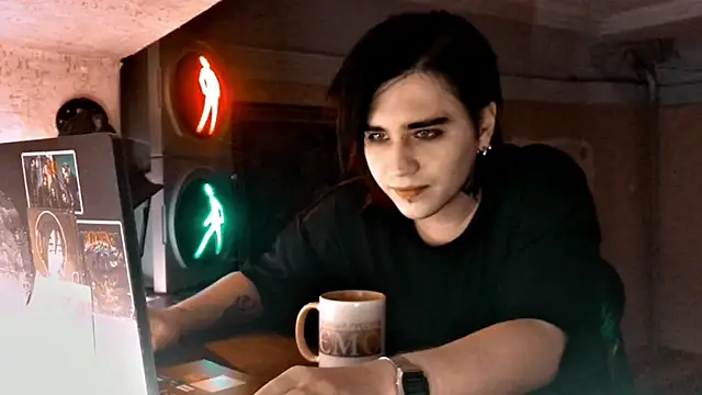 Snapshot of sademobeer chatting on 02.06.26 sademobeer online show from 02.06.26