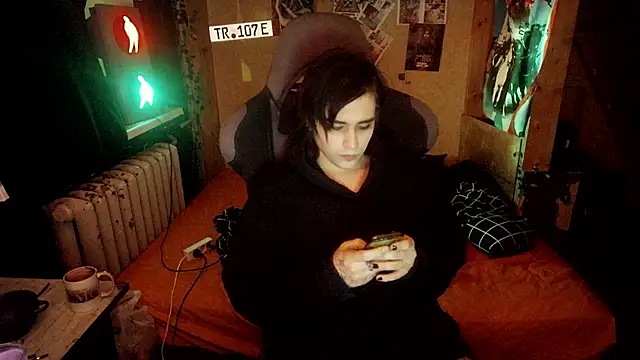 Snapshot of sademobeer chatting on 02.13.26 sademobeer online show from 02.13.26