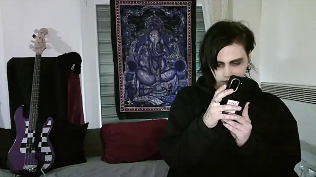 Snapshot of sademobeer chatting on 03.13.26 sademobeer online show from 03.13.26