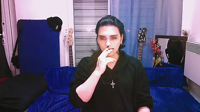 Snapshot of sademobeer chatting on 05.12.26 sademobeer online show from 05.12.26