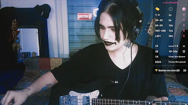 Snapshot of sademobeer chatting on 06.18.26 sademobeer online show from 06.18.26