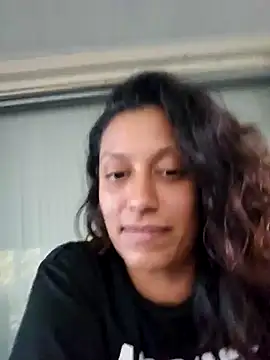 Snapshot of Nikkierosee chatting on 12.15.24 Nikkierosee online show from 12.15.24