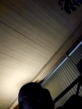 Snapshot of Nikkierosee chatting on 12.18.24 Nikkierosee online show from 12.18.24